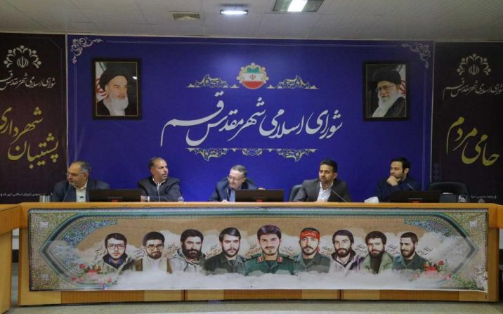 احداث زمین های ورزشی و فضای سبز در محل ریل های متروکه در قم احداث زمین های ورزشی و فضای سبز در محل ریل های متروکه در قم